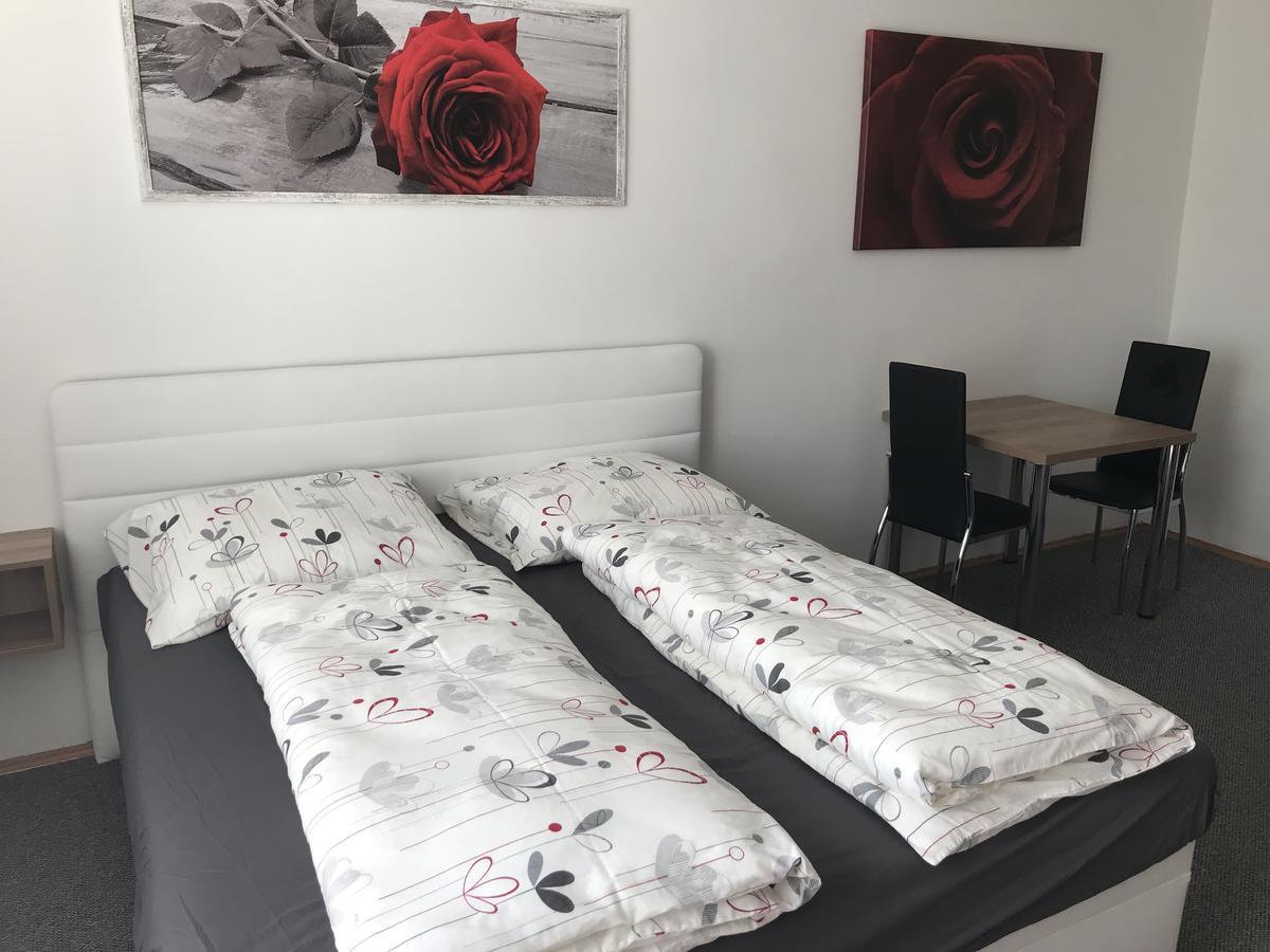 Apartment Dominika Strupcice Eksteriør billede